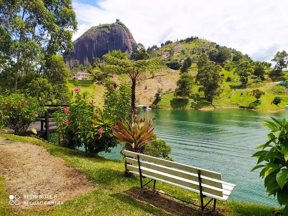 Ecolodge Bahia Del Penon Guatapé Exterior foto
