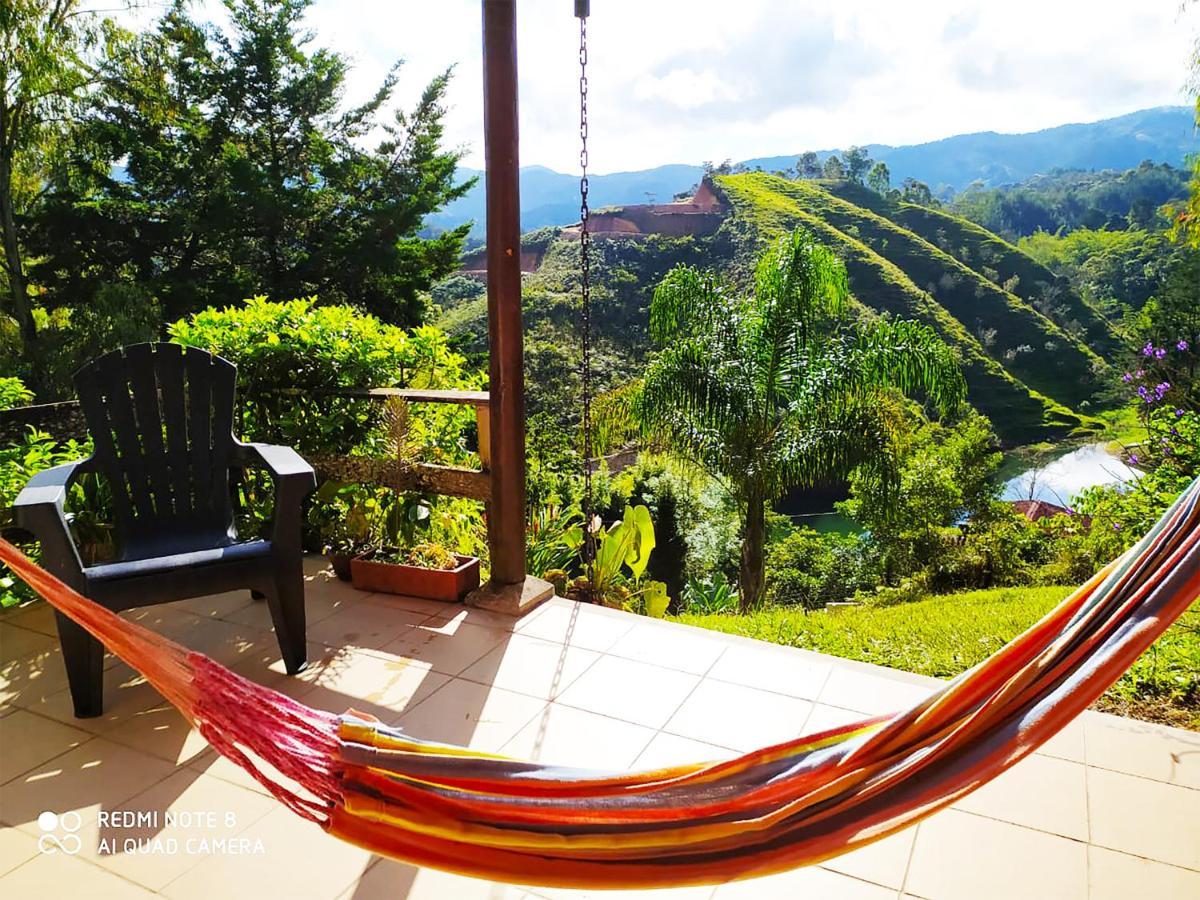 Ecolodge Bahia Del Penon Guatapé Exterior foto