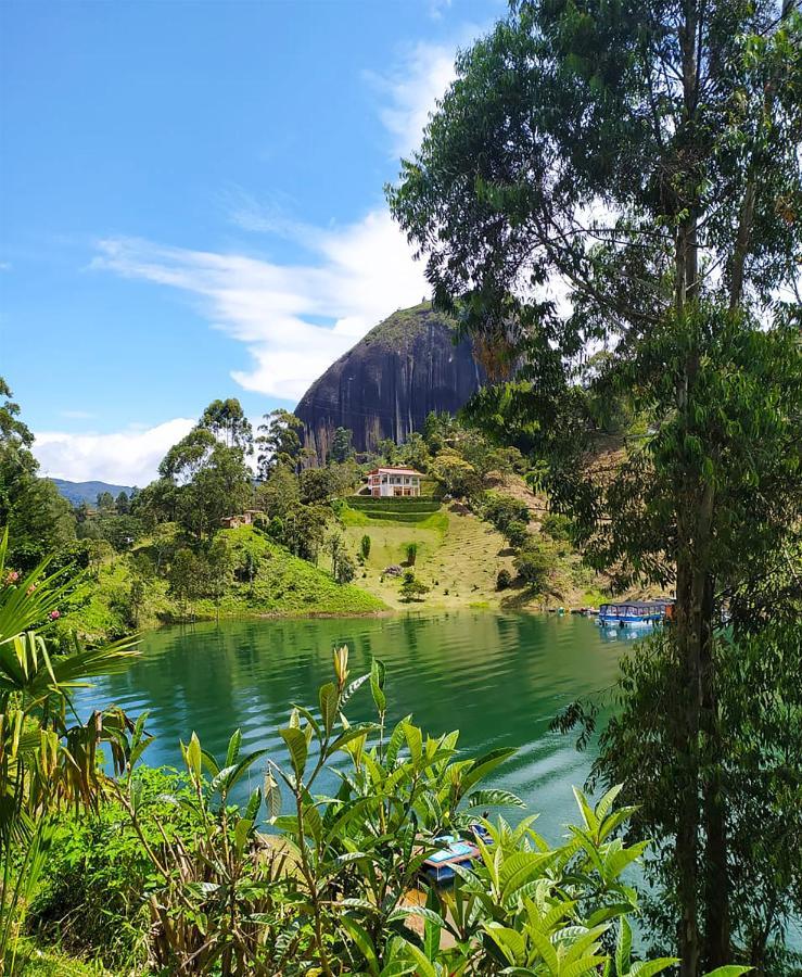 Ecolodge Bahia Del Penon Guatapé Exterior foto