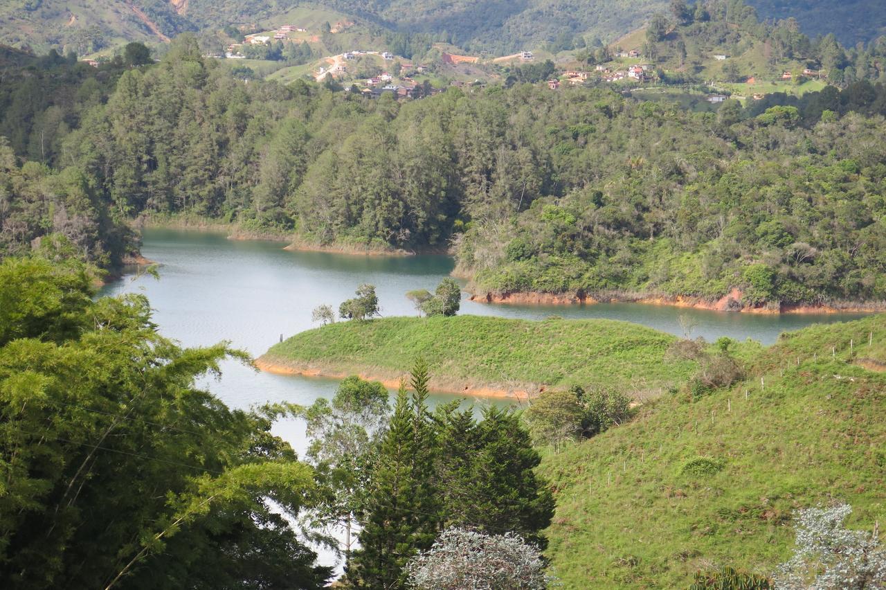Ecolodge Bahia Del Penon Guatapé Exterior foto